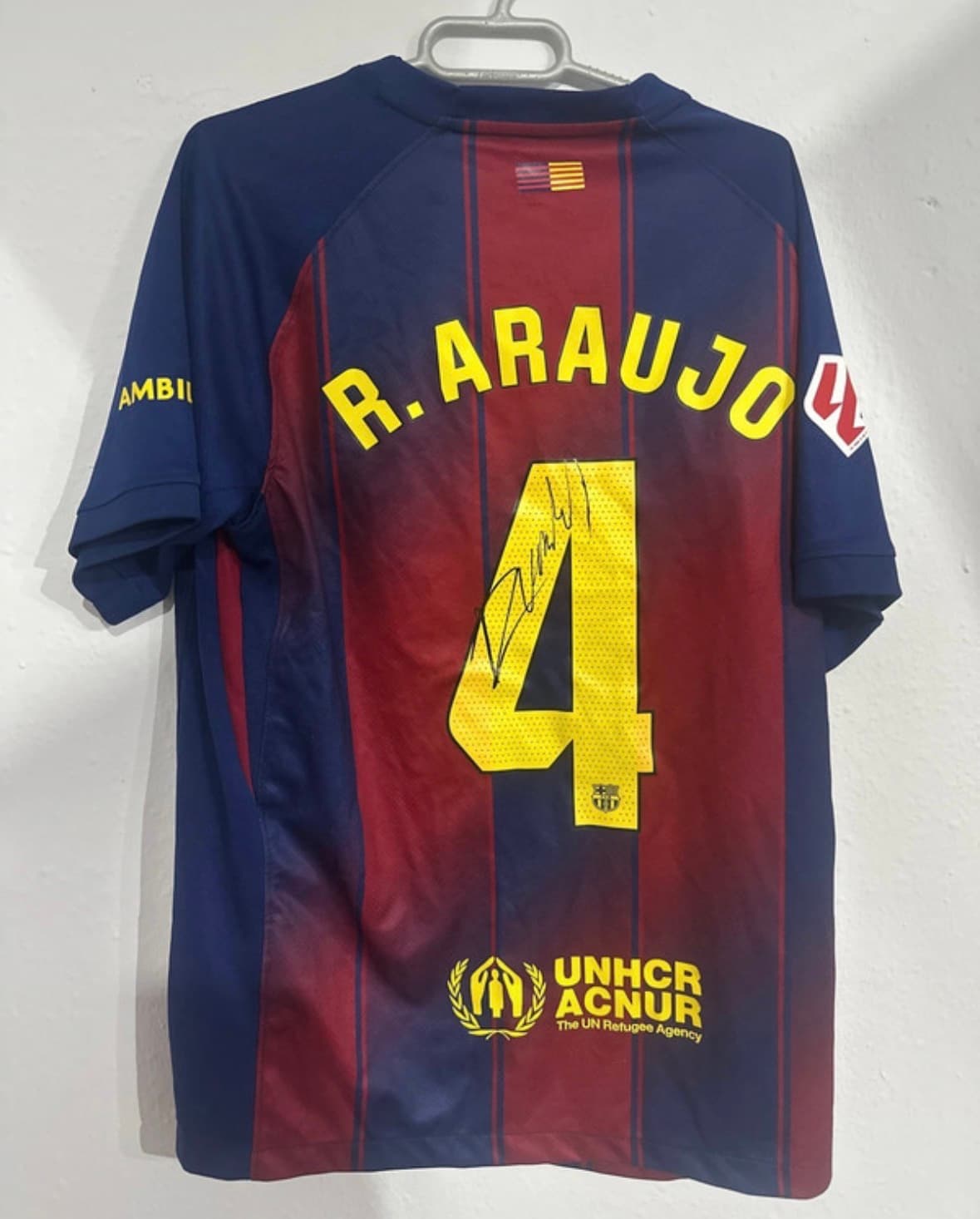 Ronald Araujo Signed shirt
