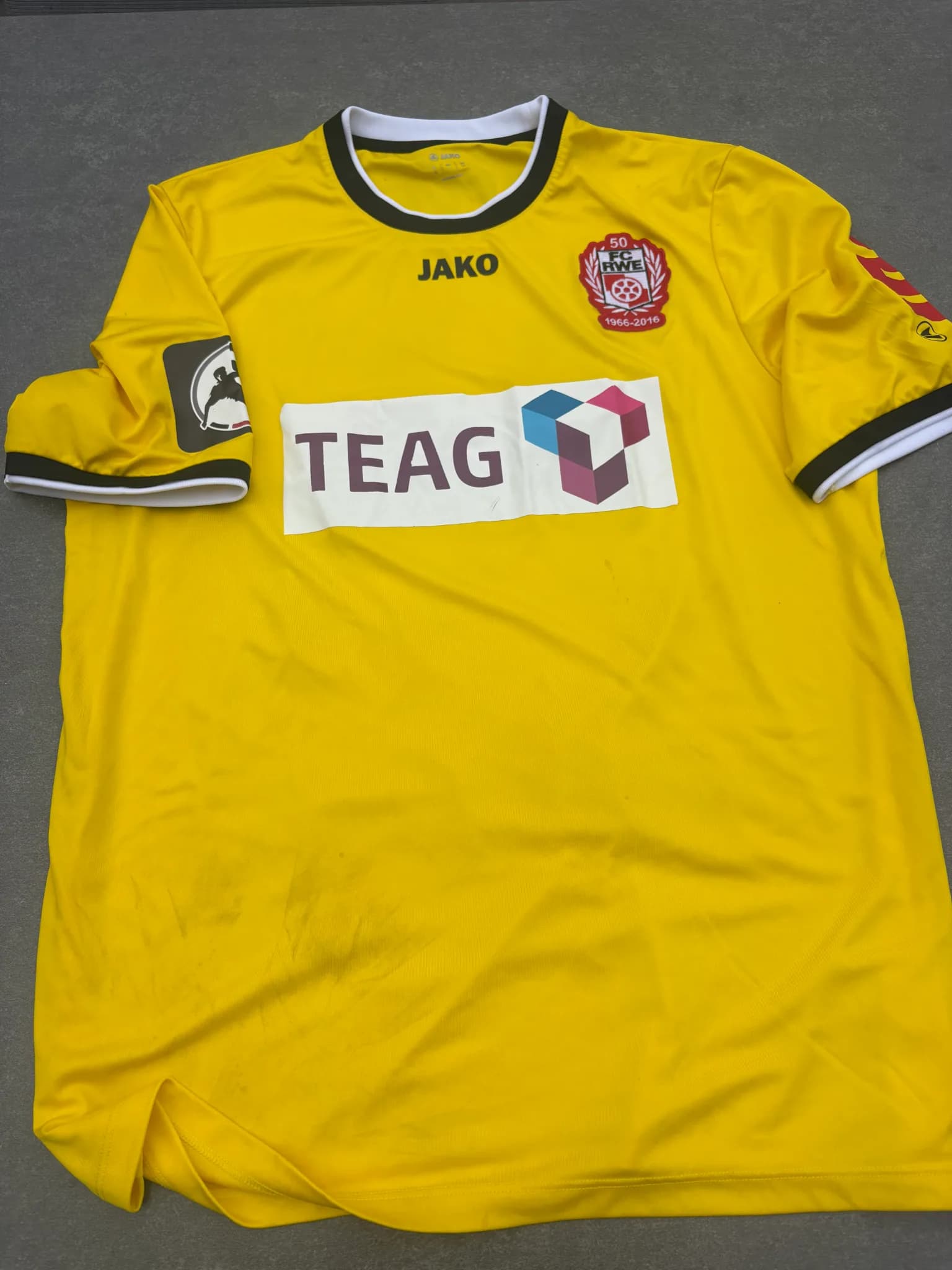 Matchworn Roth Weiss Erfurt Domaschke #16