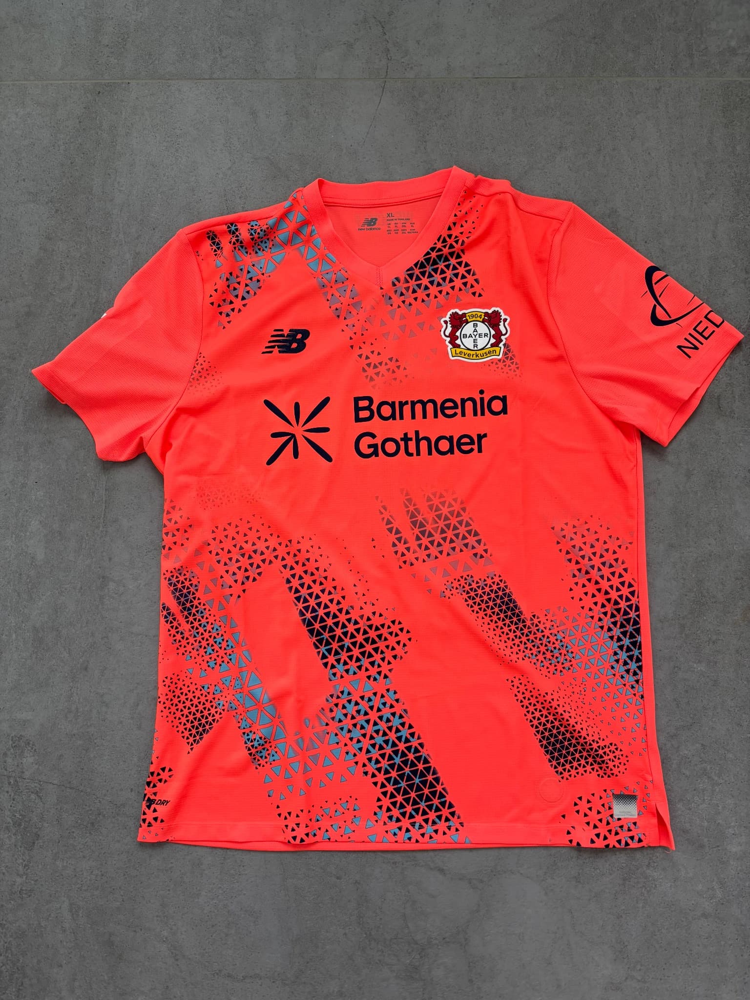 Bayer Leverkusen, Mark FLEKKEN, signed, matchworn, coa