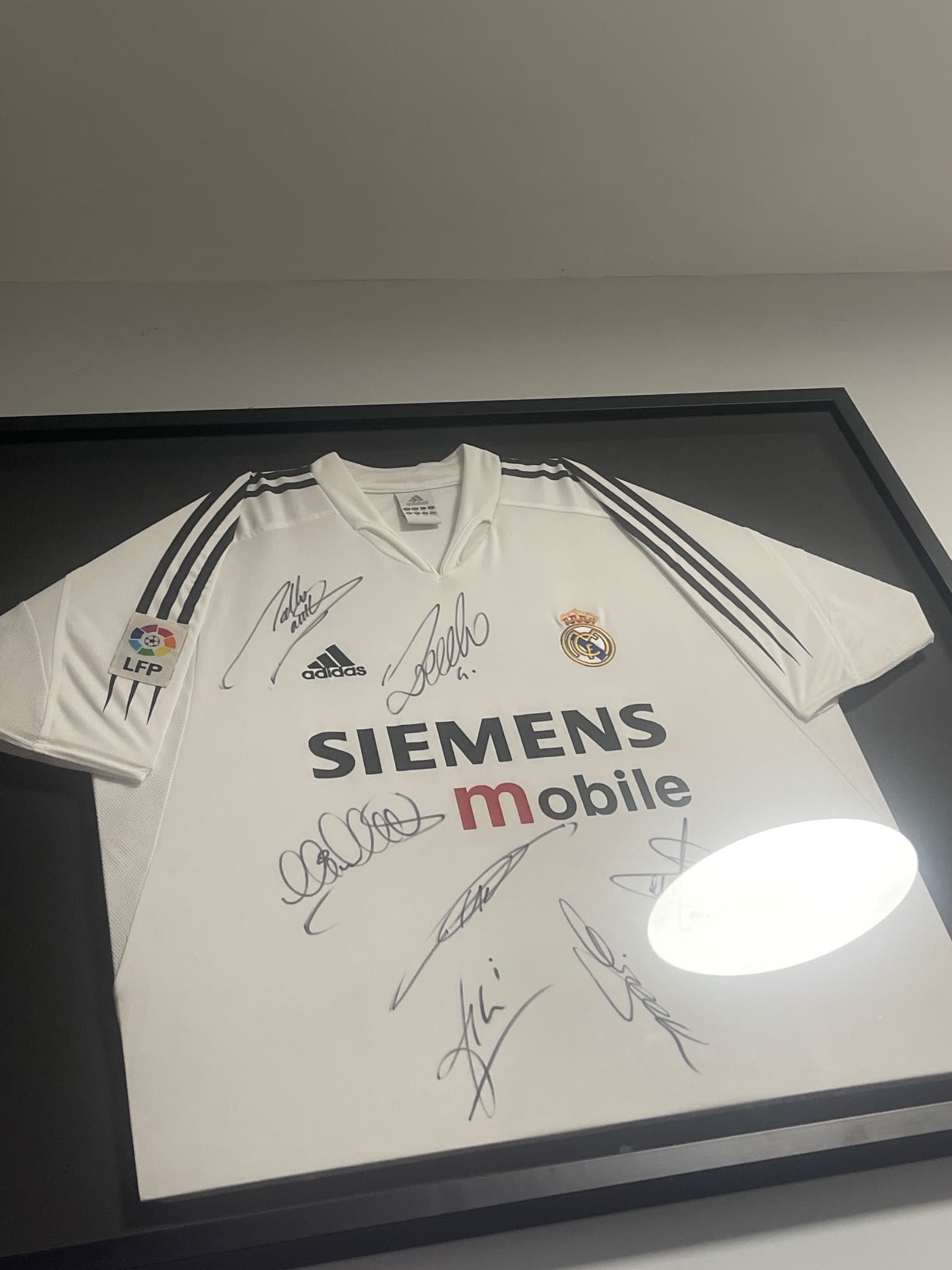 Real Madrid 2004 Galacticos team signed jersey