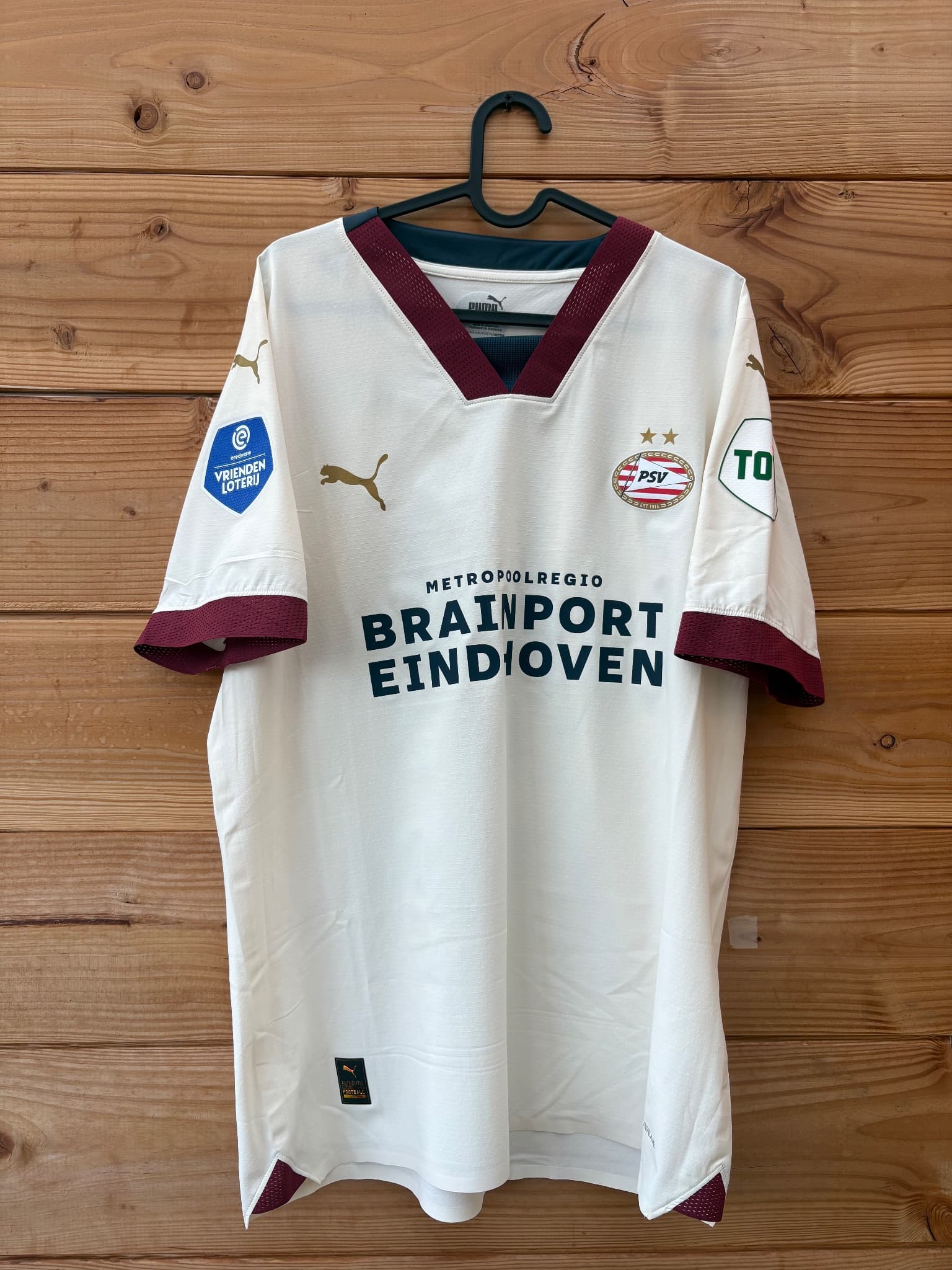 Matchworn and signed Luuk de Jong