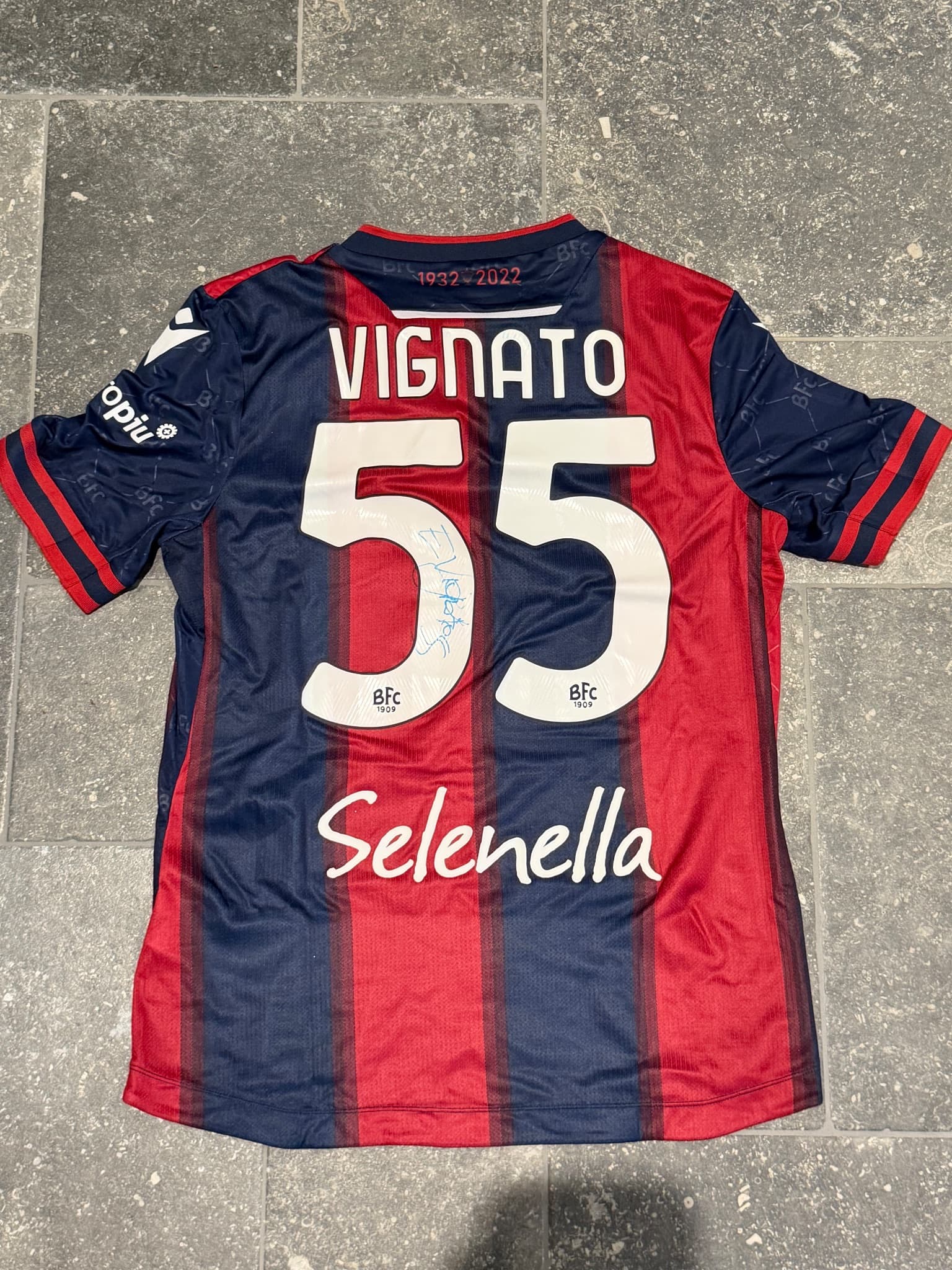 Matchworn/ signed Emanual Vignato